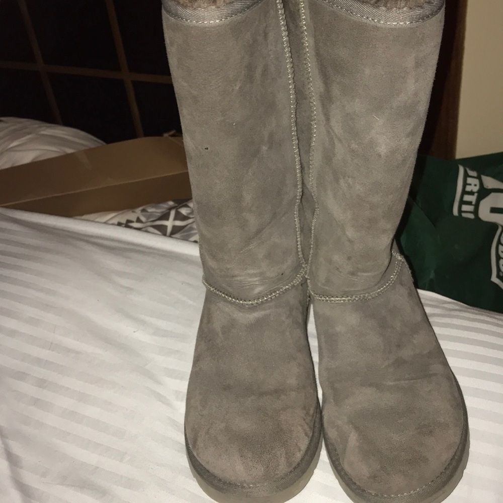 Perfect Condition Grey Ugg Boots - image 2